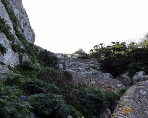 170322-GIBMS115-1445-Man-made meets natural cliff